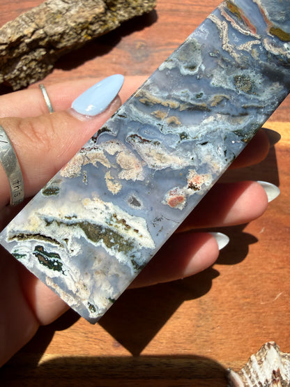 MONET AGATE TOWER