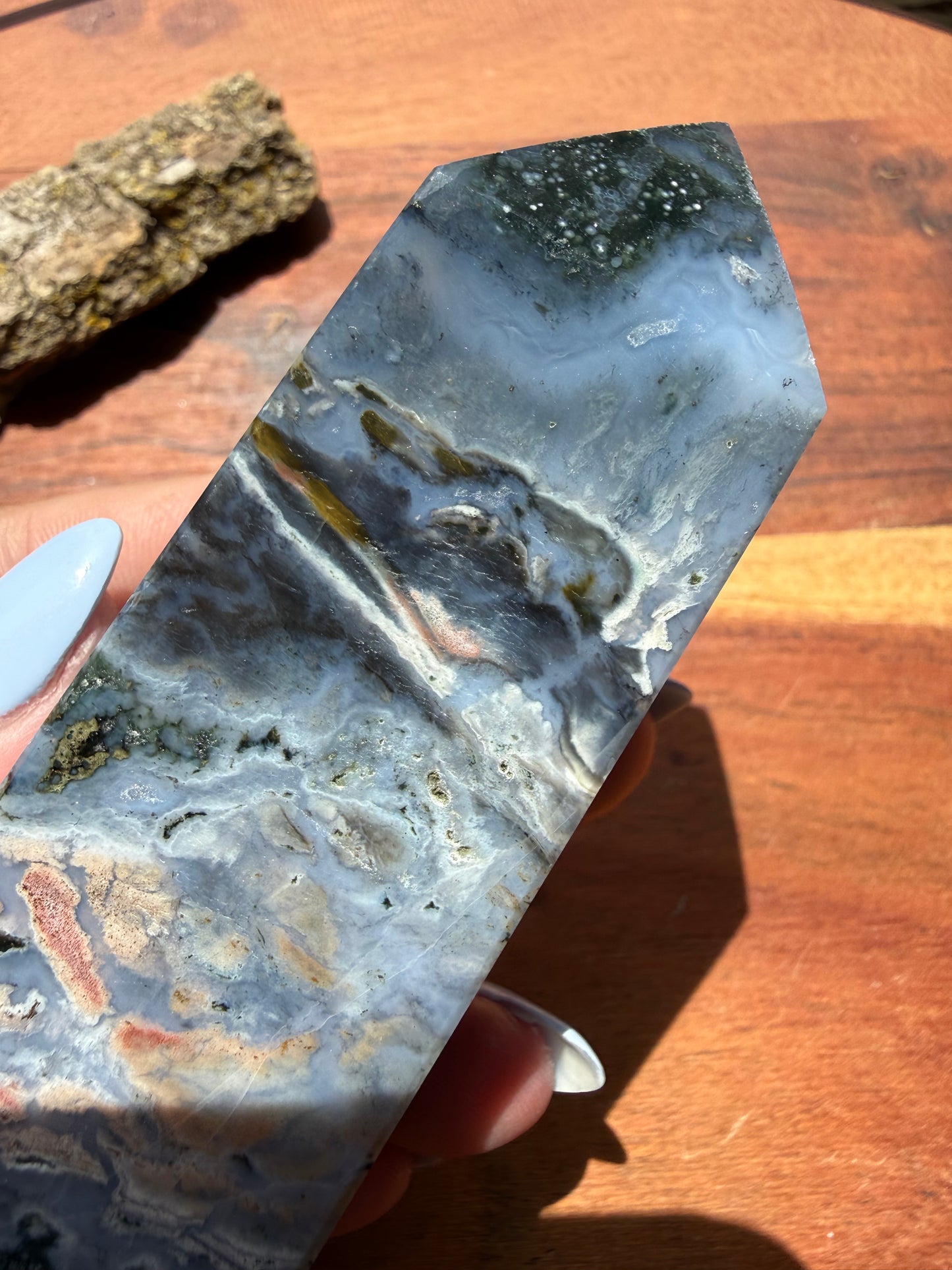 MONET AGATE TOWER