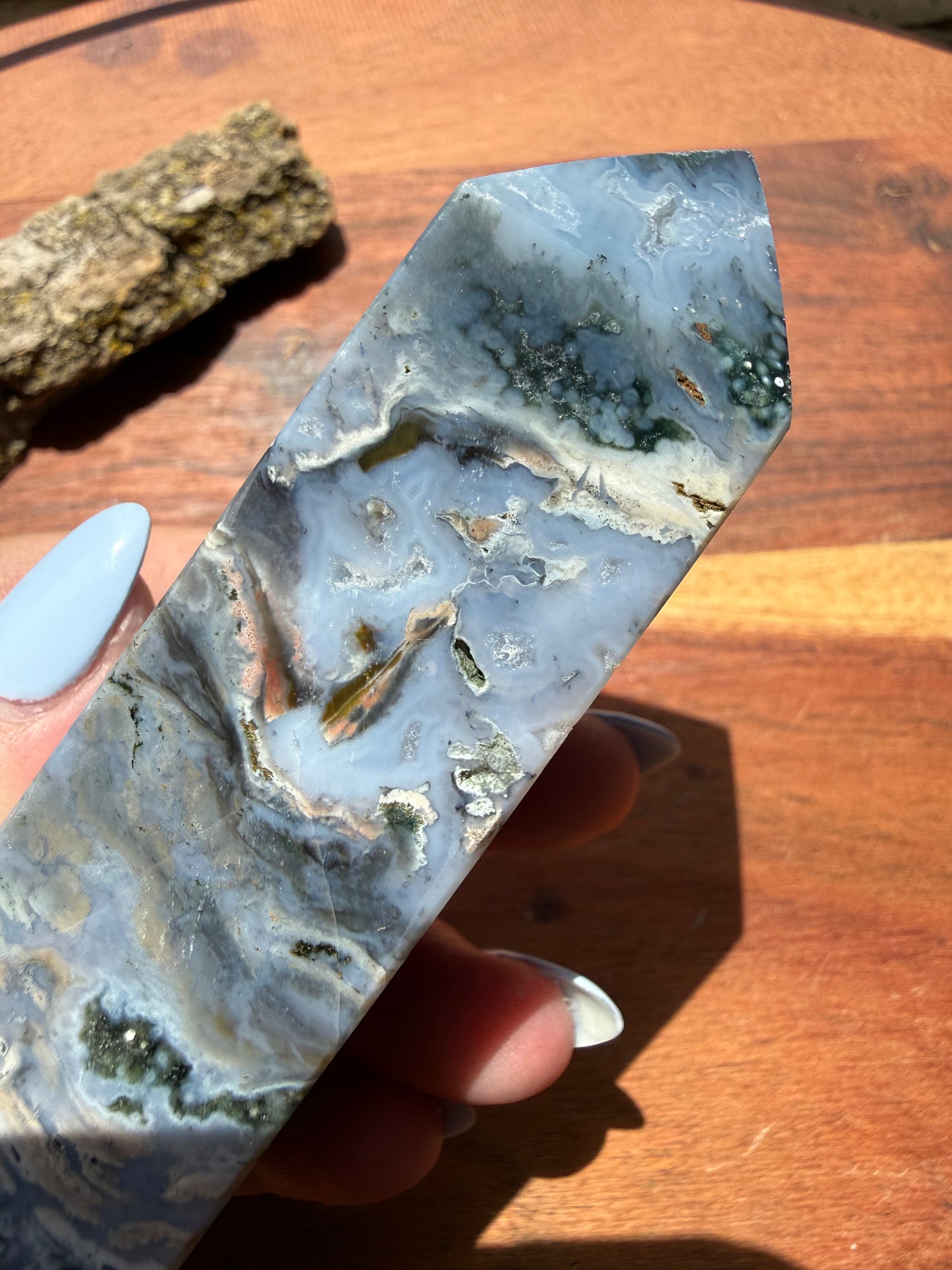MONET AGATE TOWER