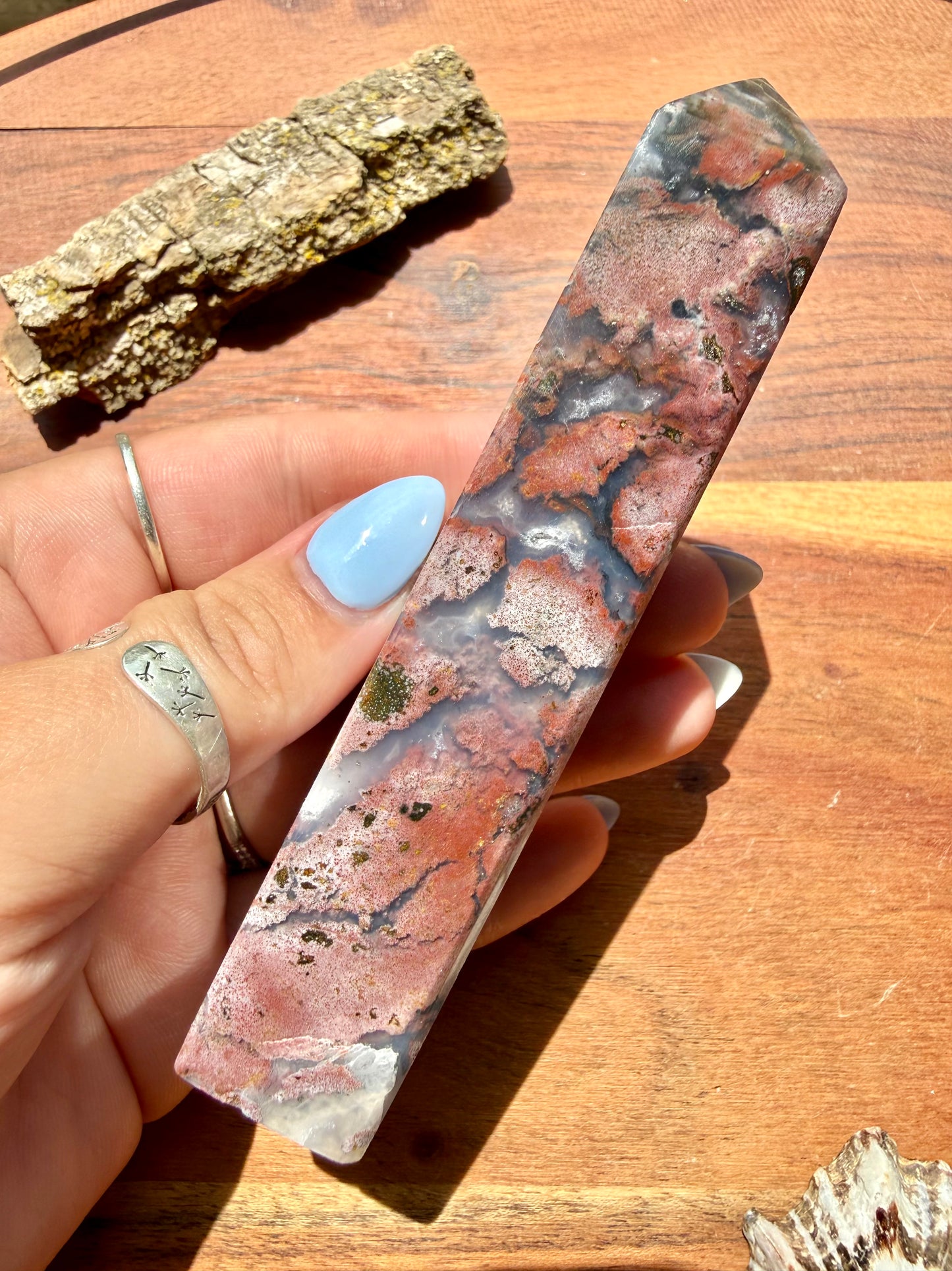 MONET AGATE TOWER
