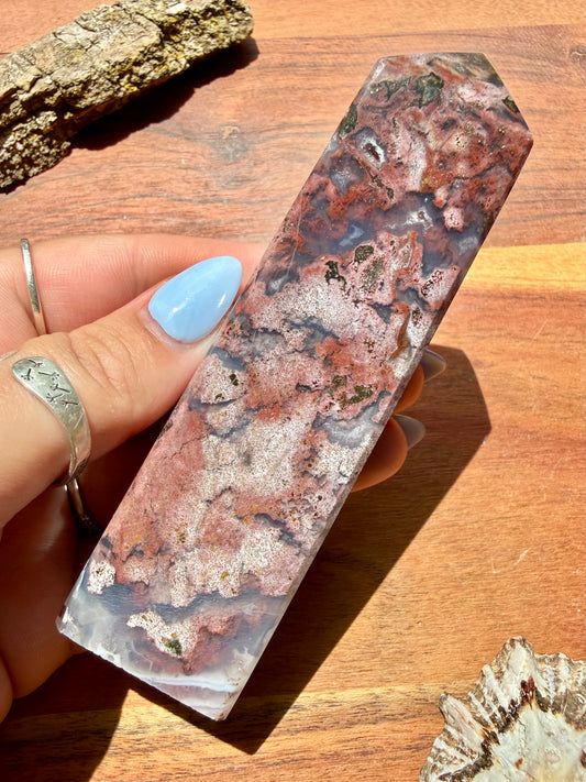 MONET AGATE TOWER