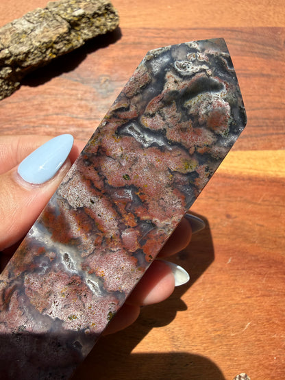 MONET AGATE TOWER