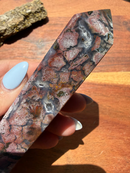 MONET AGATE TOWER