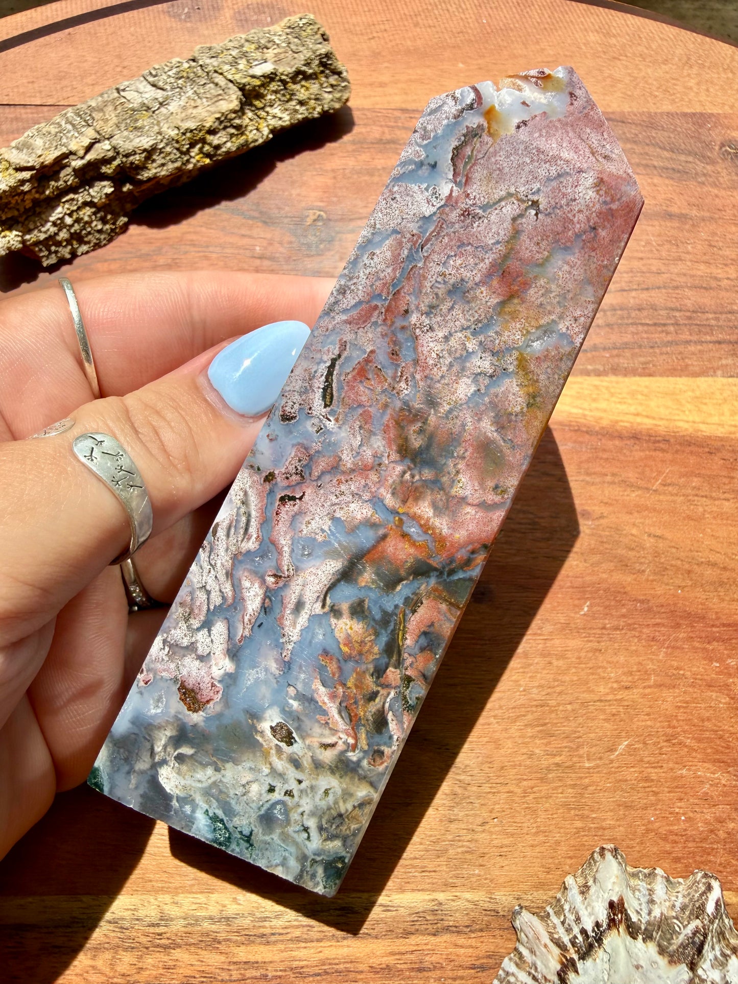 MONET AGATE TOWER