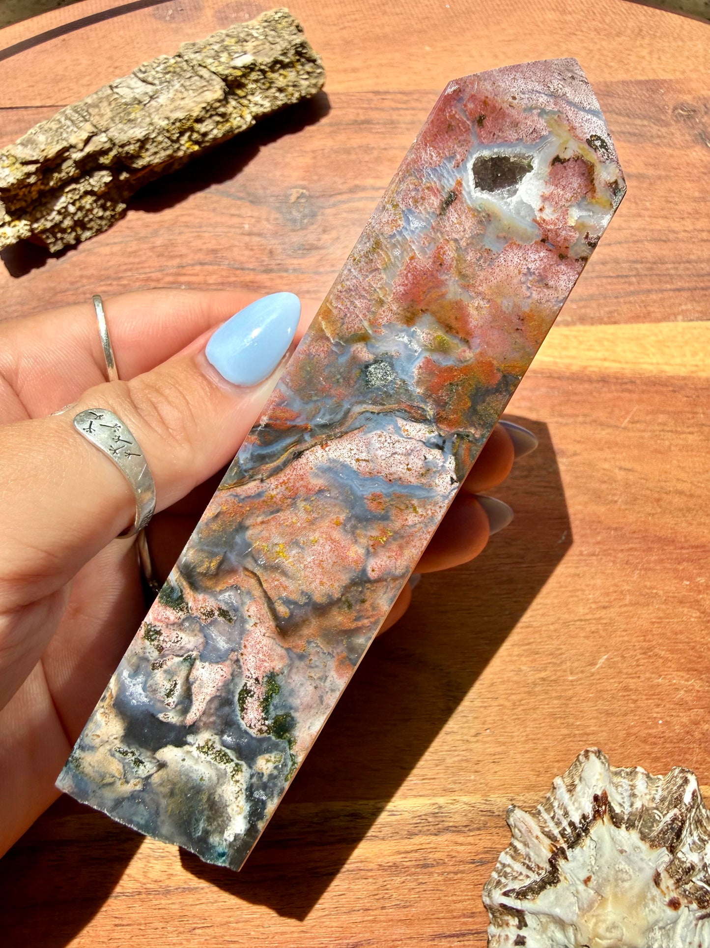 MONET AGATE TOWER
