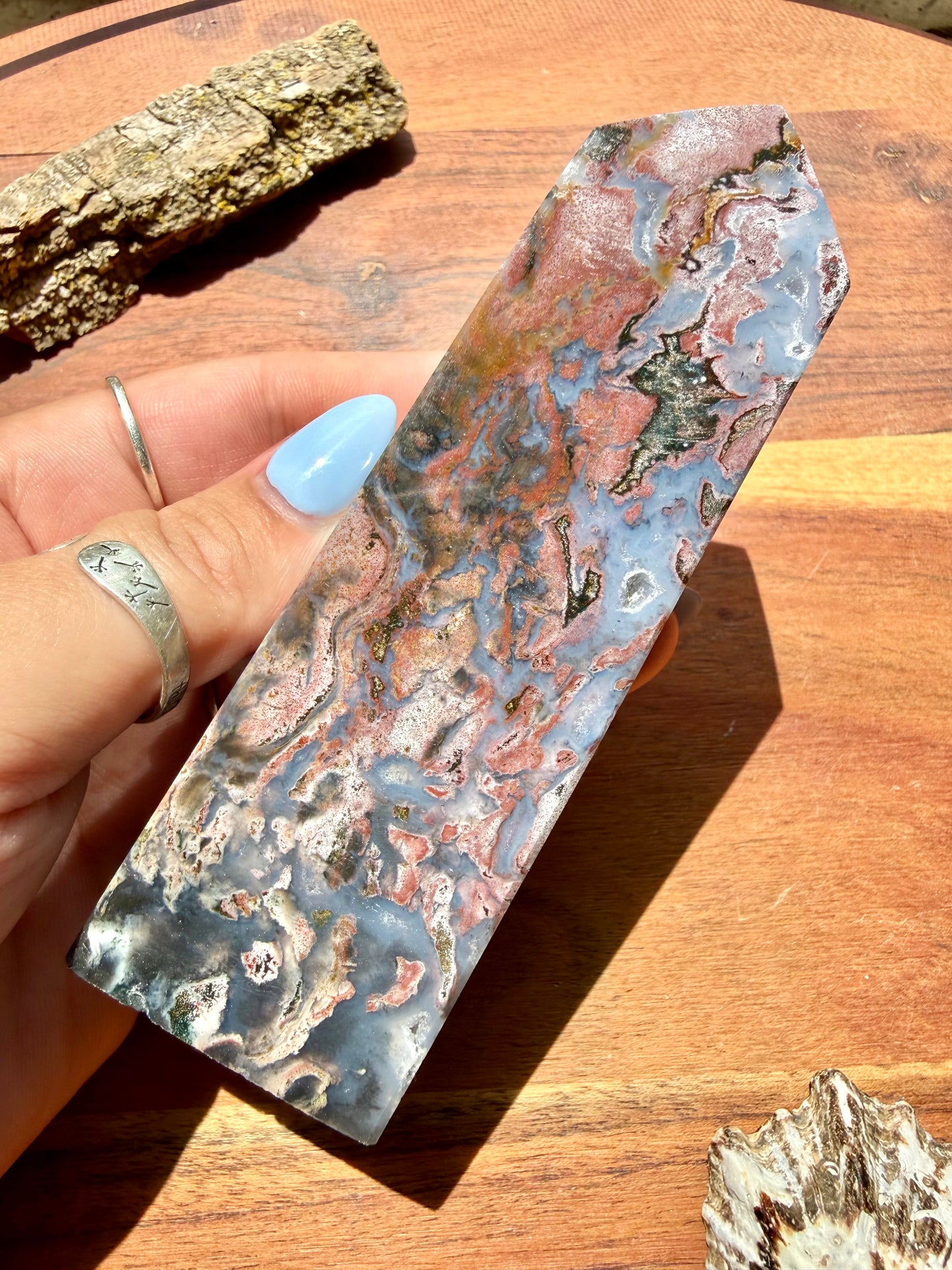 MONET AGATE TOWER