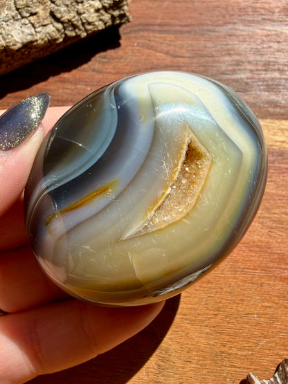 ORCA AGATE PALM STONE