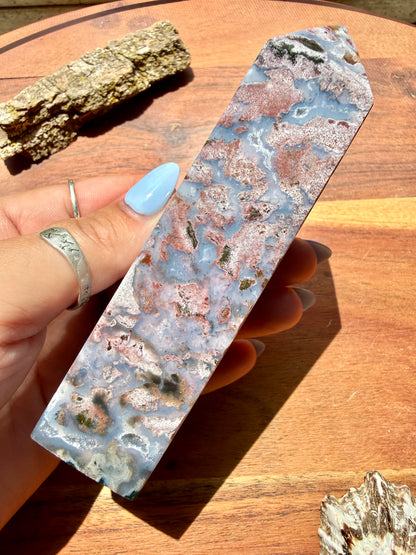 MONET AGATE TOWER