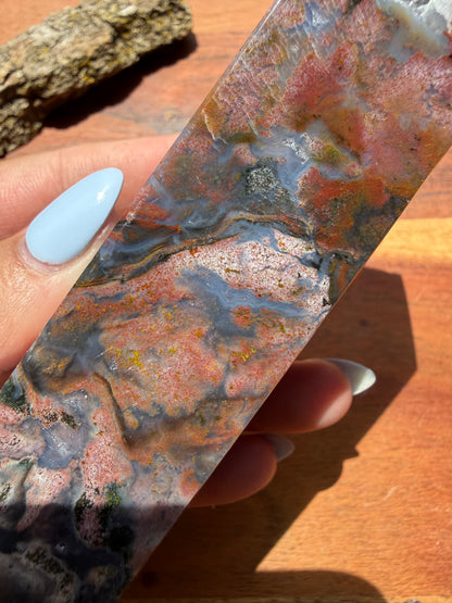 MONET AGATE TOWER