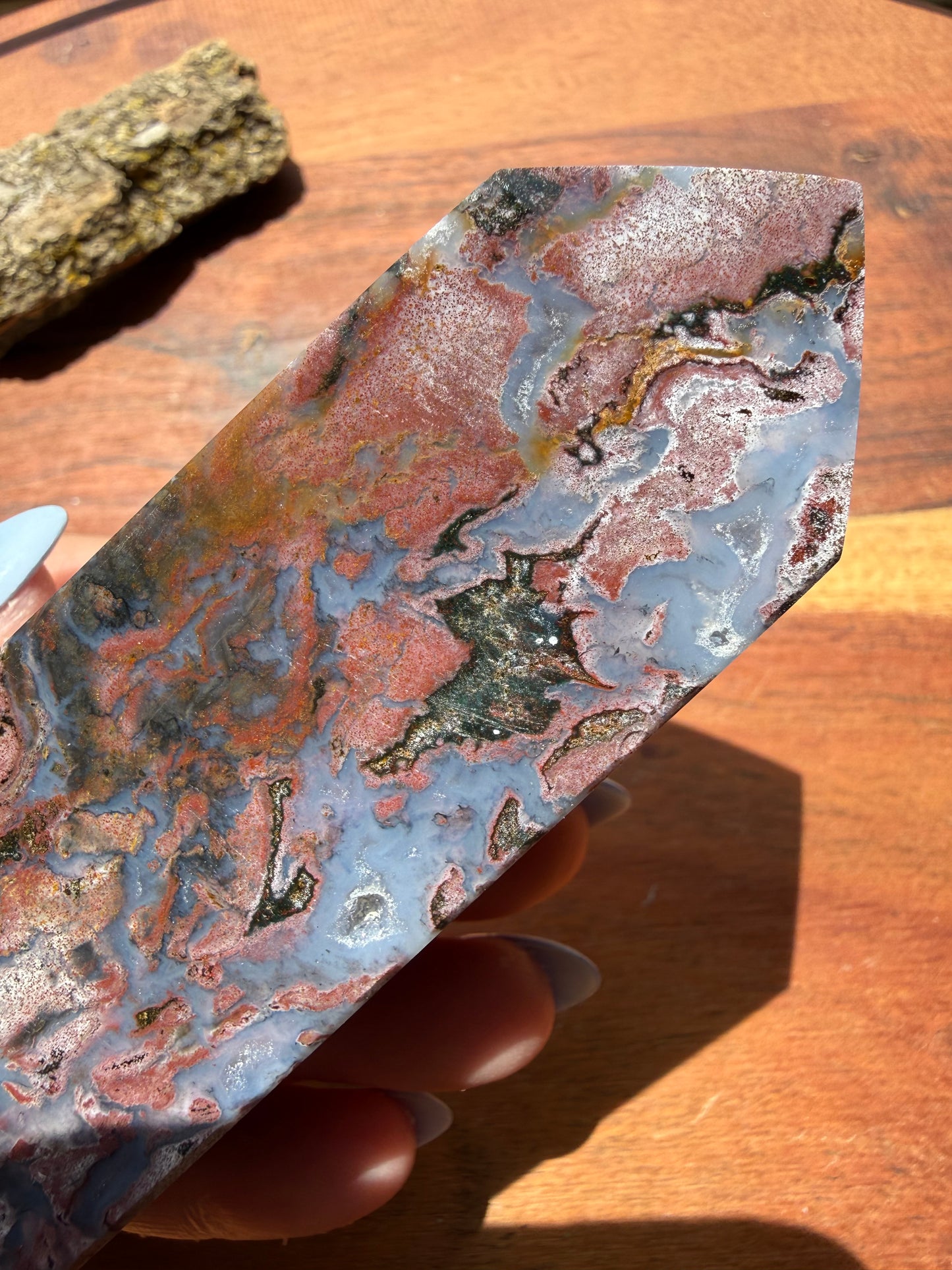 MONET AGATE TOWER