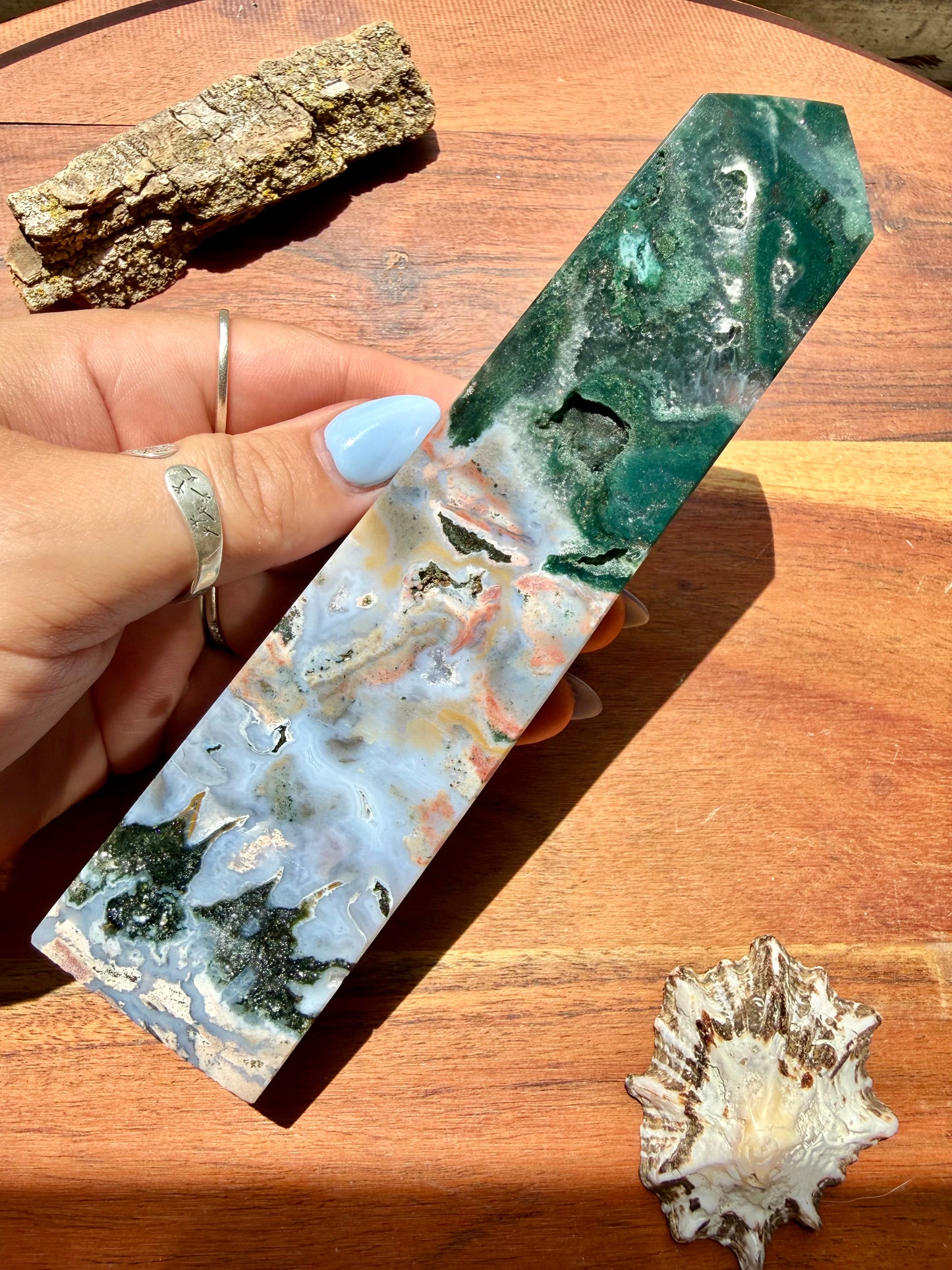 MONET AGATE TOWER