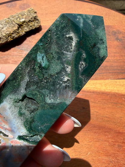 MONET AGATE TOWER