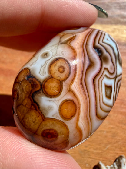 LARGE SARDONYX TUMBLE