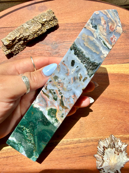 MONET AGATE TOWER