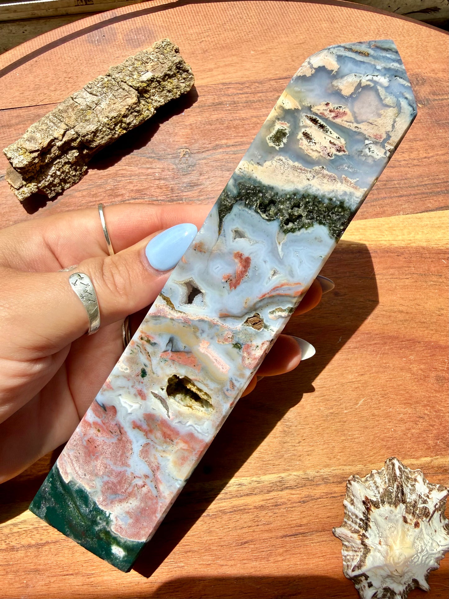 MONET AGATE TOWER