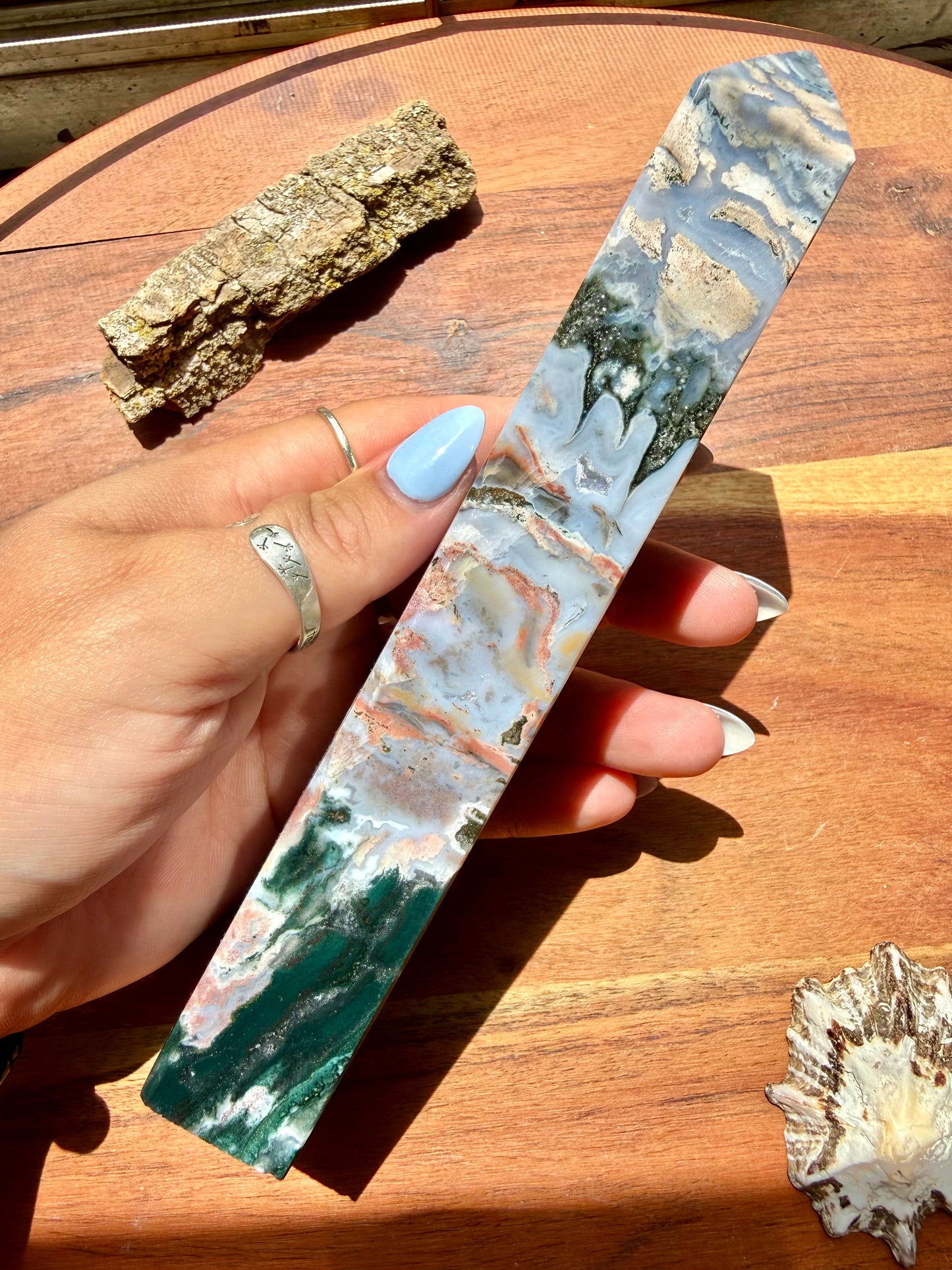 MONET AGATE TOWER