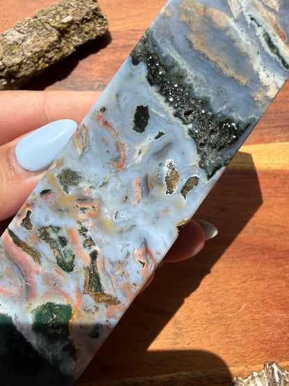 MONET AGATE TOWER