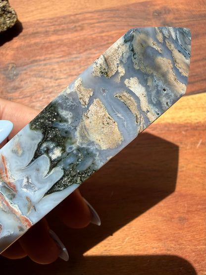 MONET AGATE TOWER