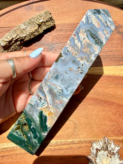 MONET AGATE TOWER
