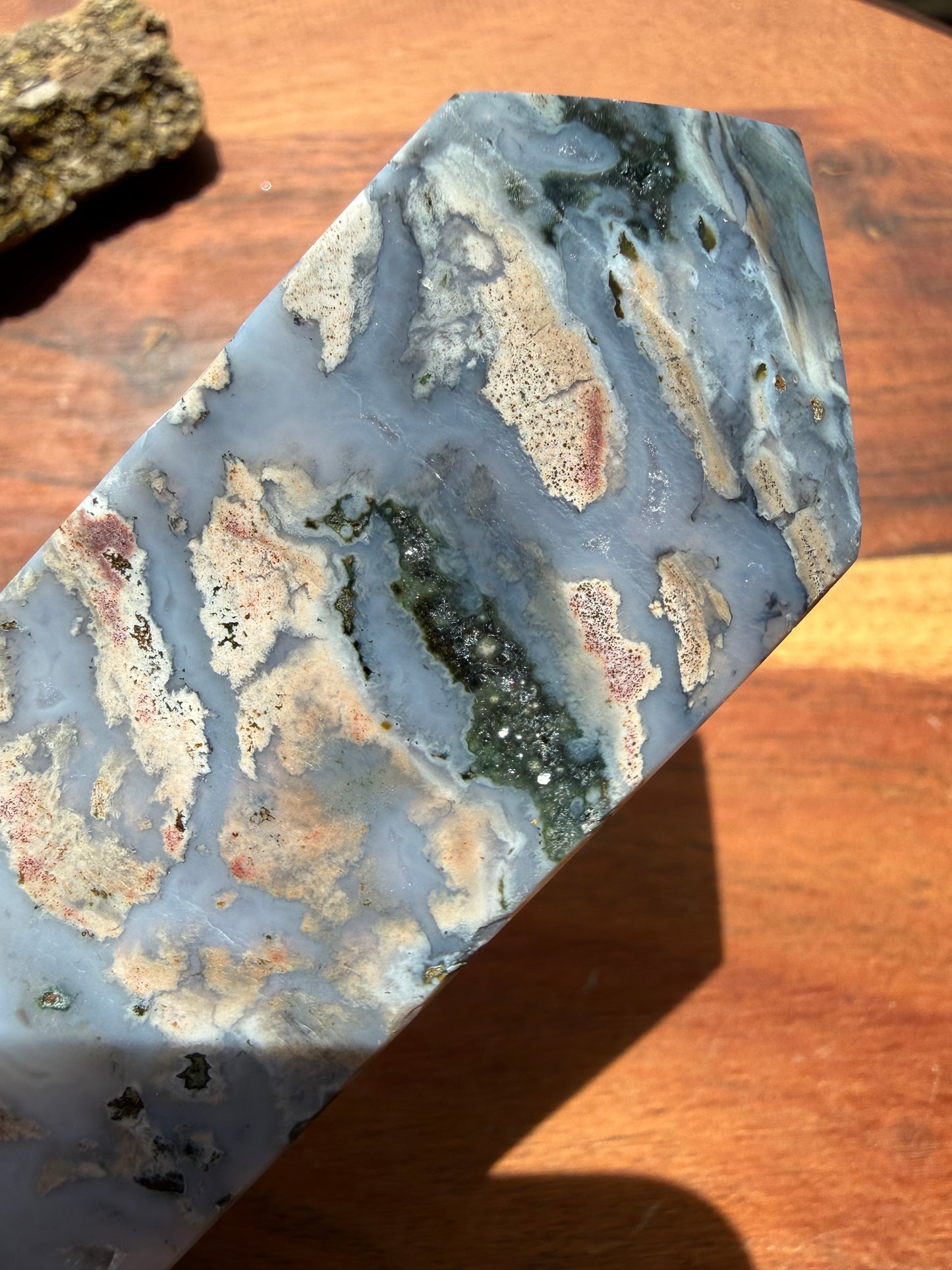 MONET AGATE TOWER