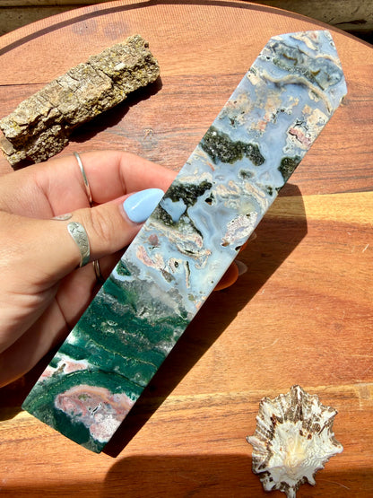 MONET AGATE TOWER