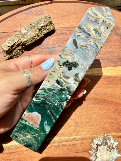 MONET AGATE TOWER