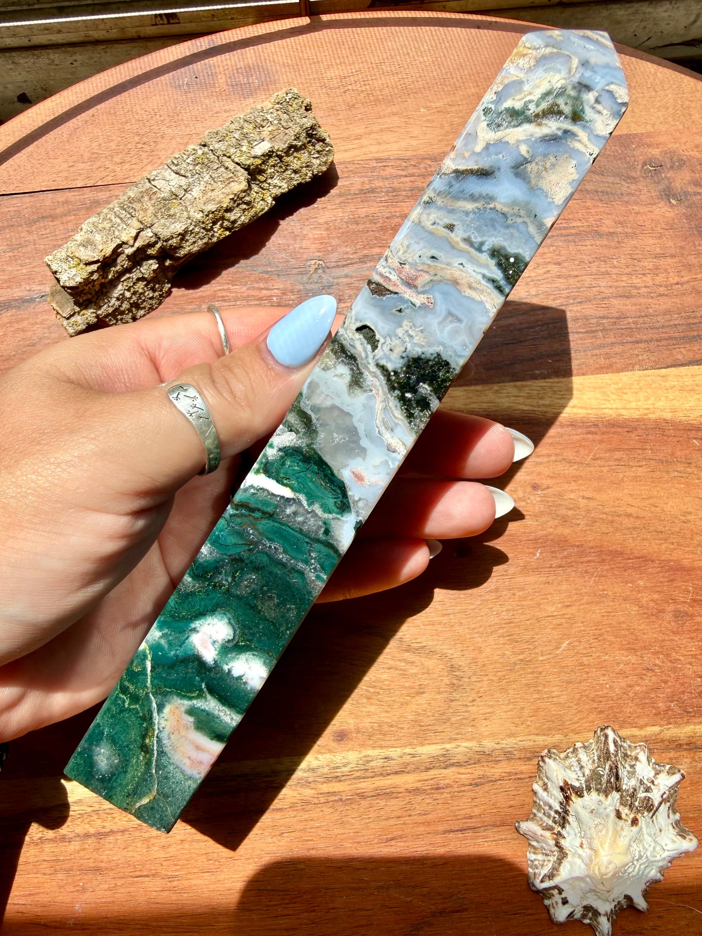 MONET AGATE TOWER