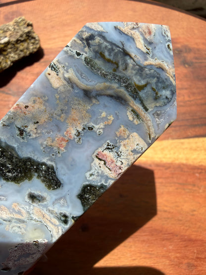 MONET AGATE TOWER