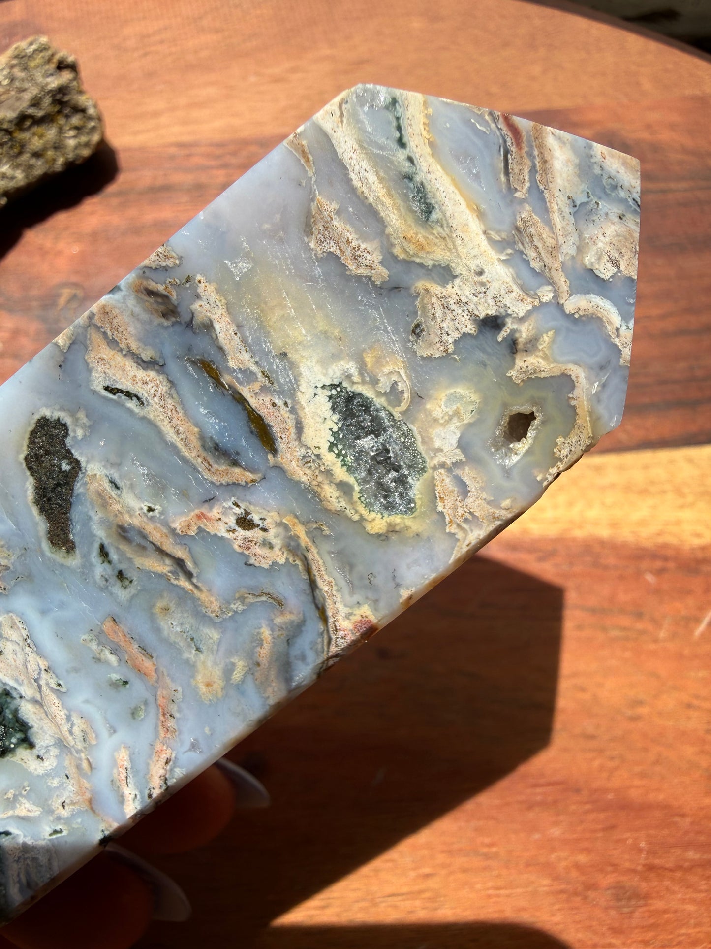 MONET AGATE TOWER