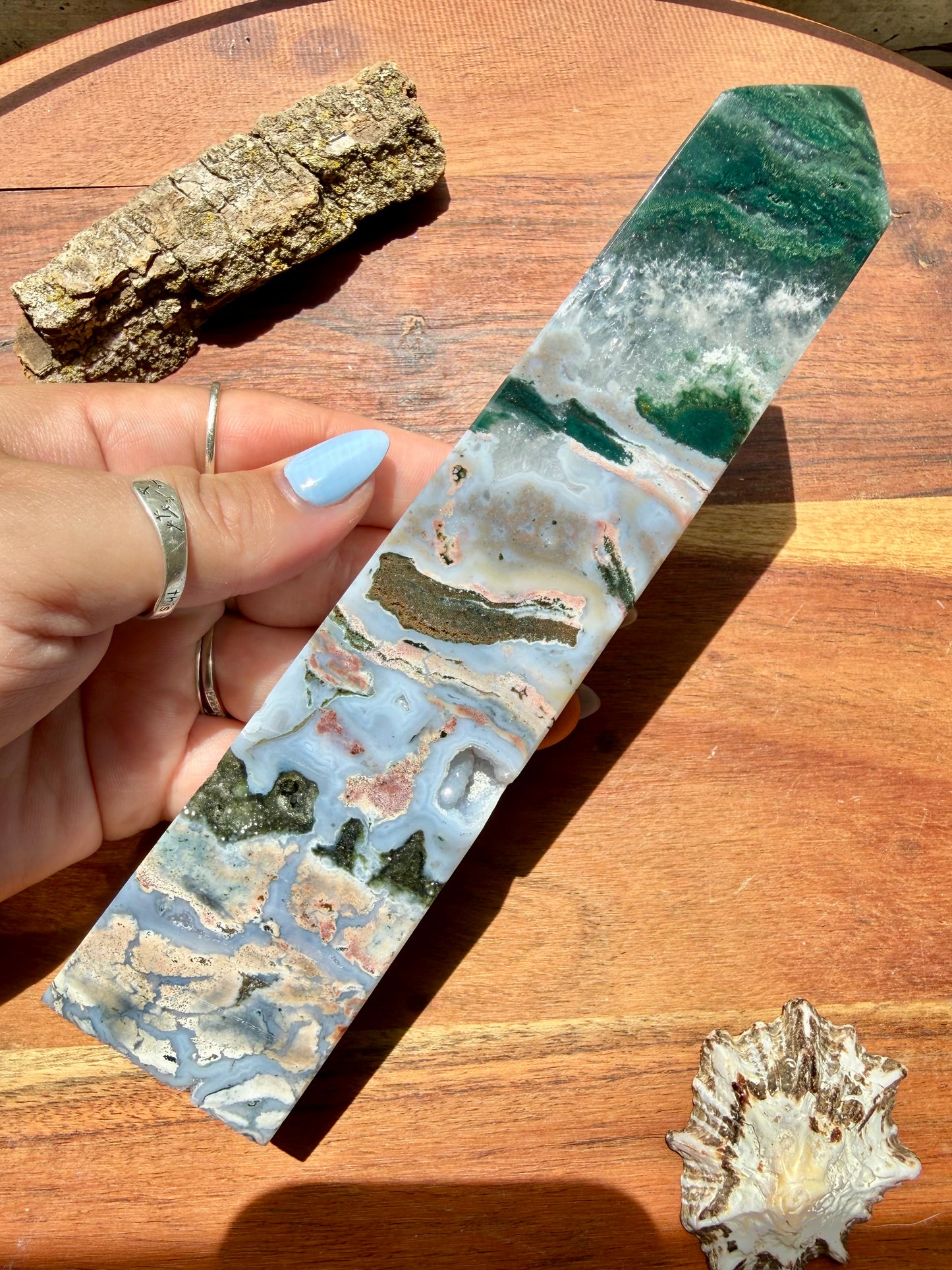MONET AGATE TOWER