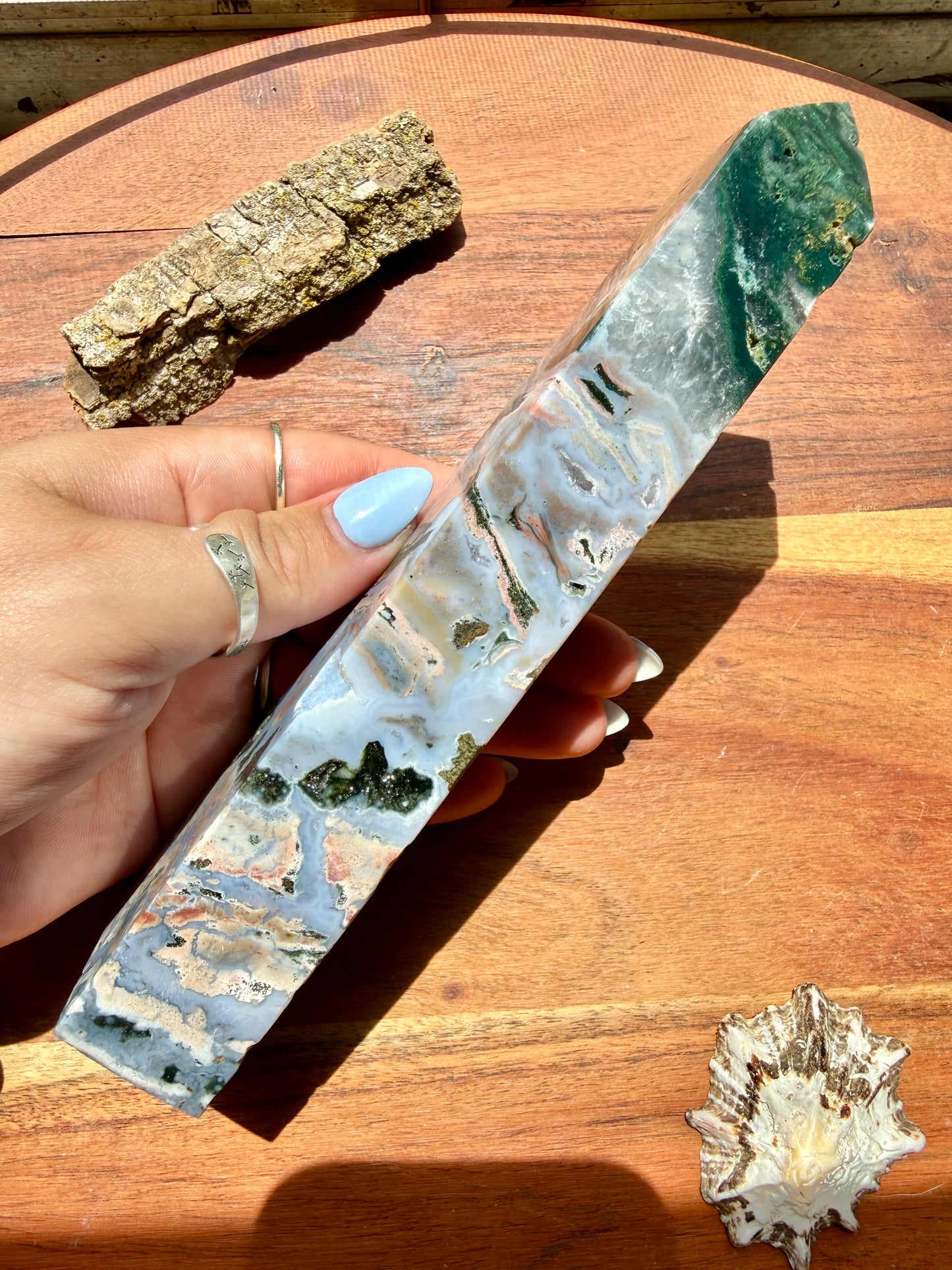 MONET AGATE TOWER