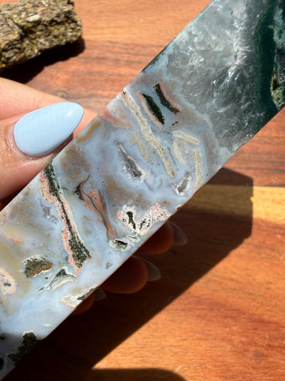 MONET AGATE TOWER