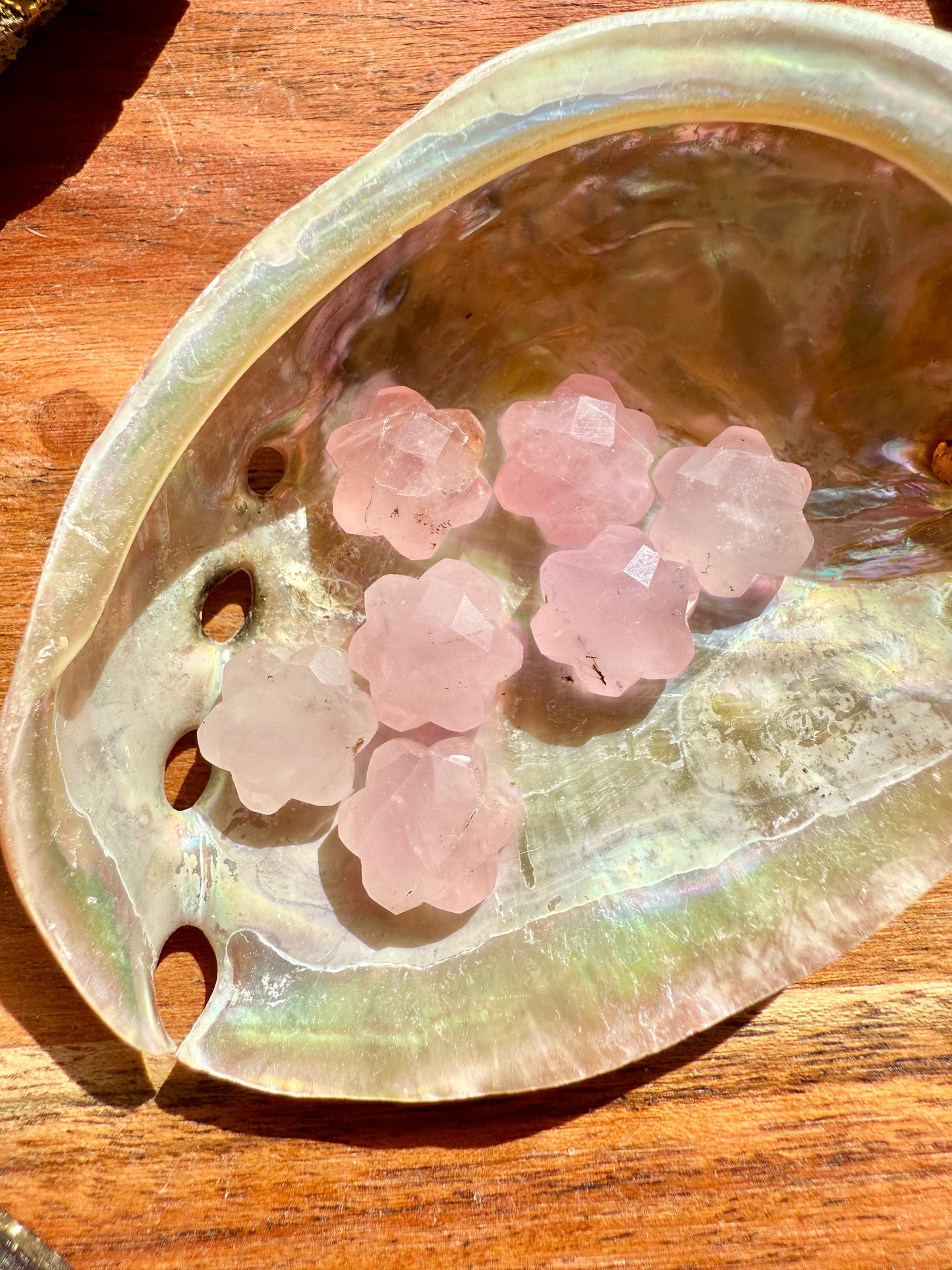 MINI ROSE QUARTZ FACETED FLOWER CARVING [QTY. 1]