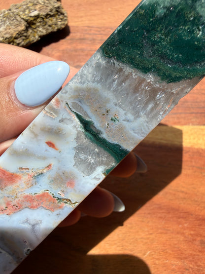 MONET AGATE TOWER