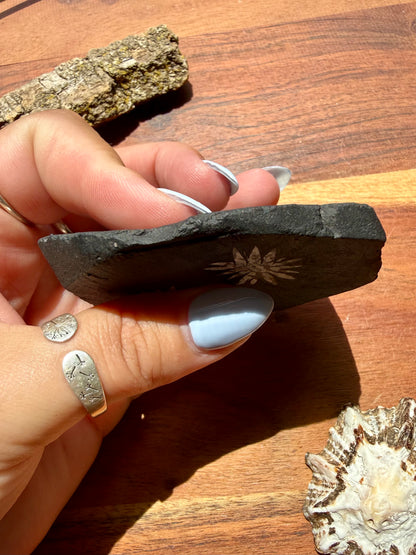 CHRYSANTHEMUM STONE FREEFORM