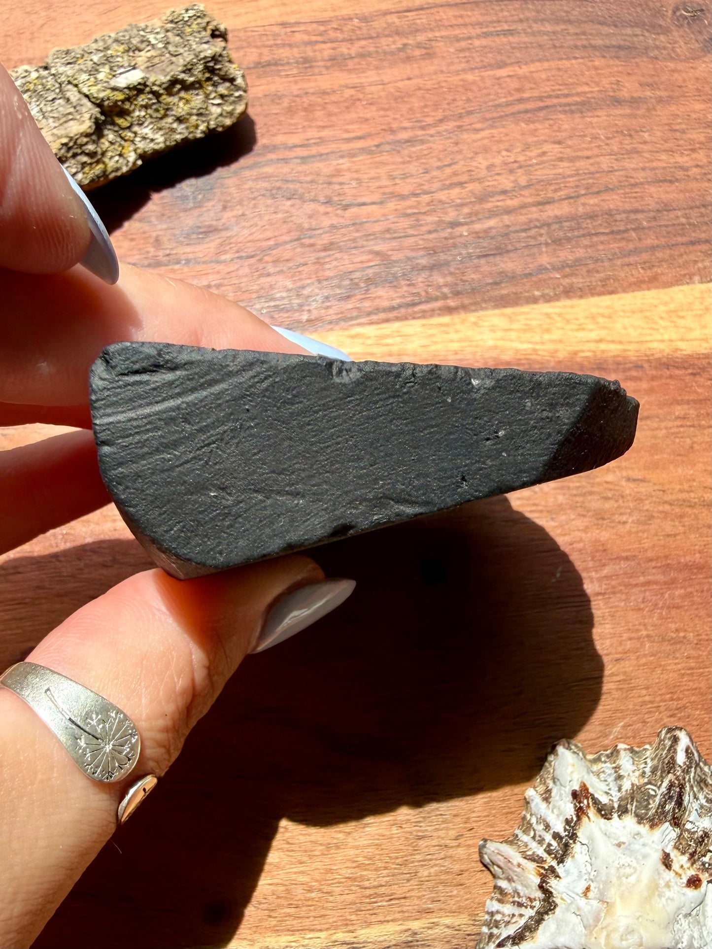 CHRYSANTHEMUM STONE FREEFORM
