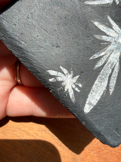 CHRYSANTHEMUM STONE FREEFORM