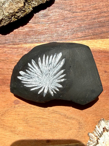 CHRYSANTHEMUM STONE FREEFORM