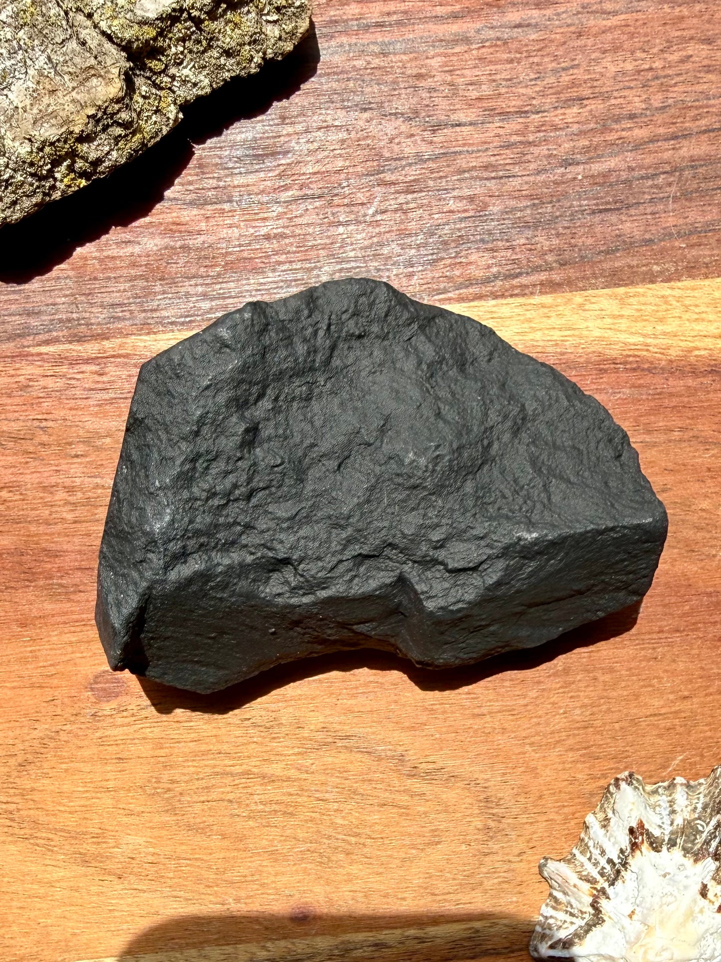 CHRYSANTHEMUM STONE FREEFORM