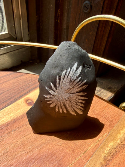 CHRYSANTHEMUM STONE FREEFORM