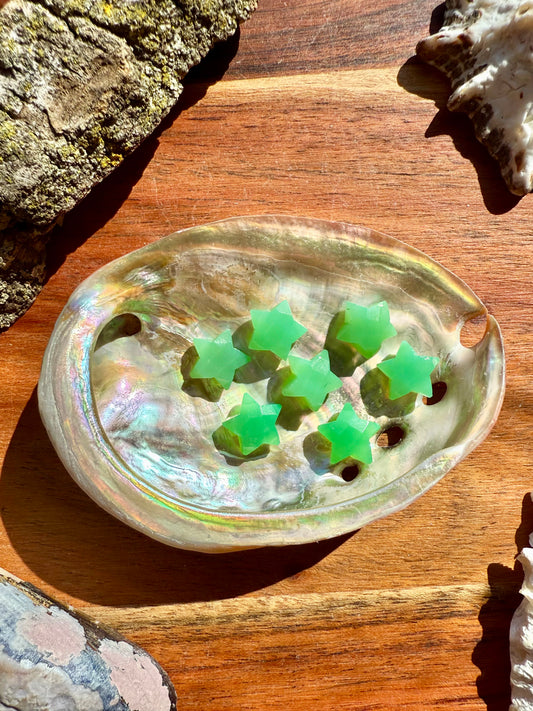 MINI CHRYSOPRASE FACETED STAR CARVING [QTY. 1]