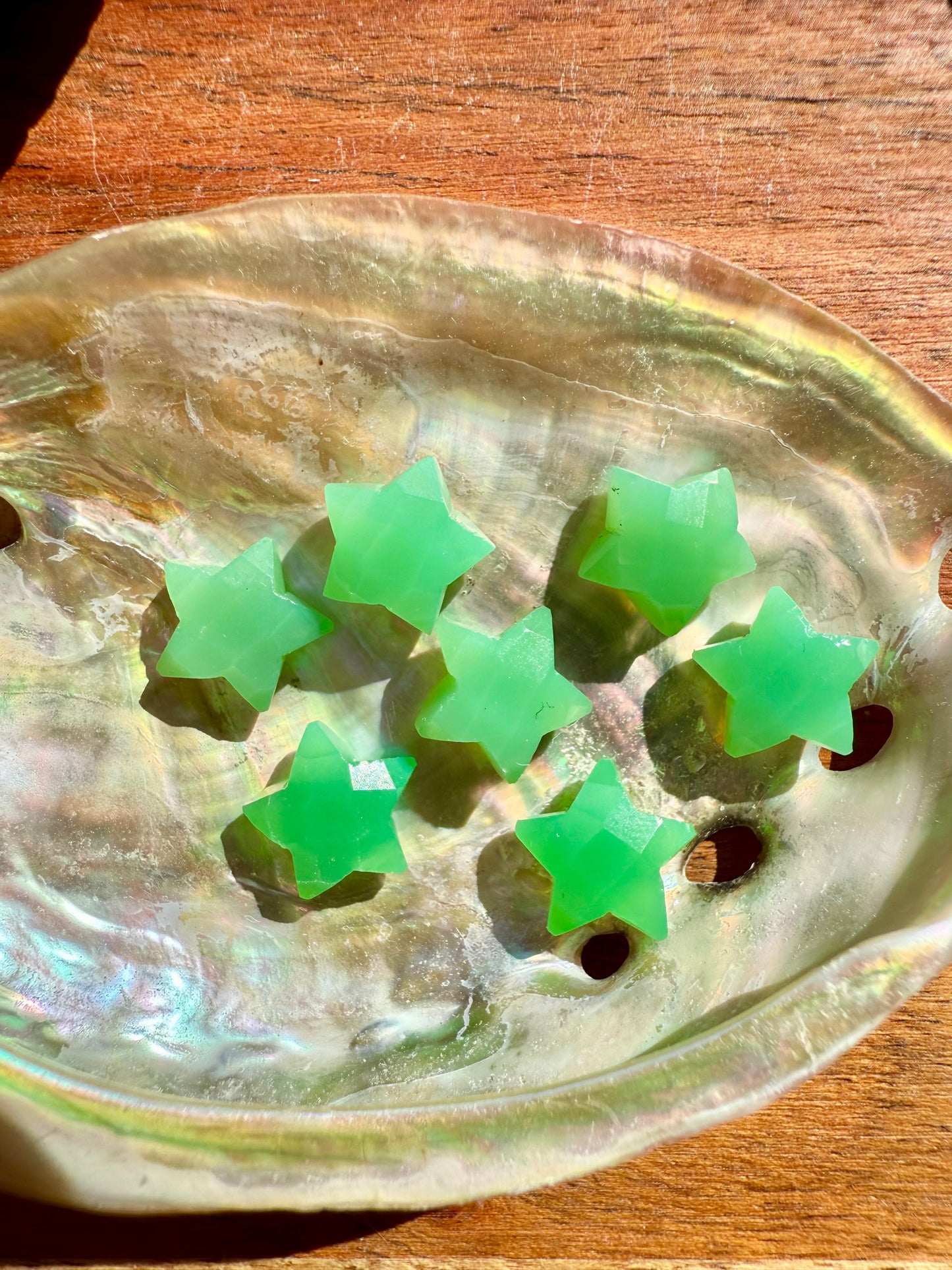 MINI CHRYSOPRASE FACETED STAR CARVING [QTY. 1]