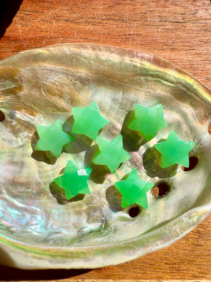 MINI CHRYSOPRASE FACETED STAR CARVING [QTY. 1]