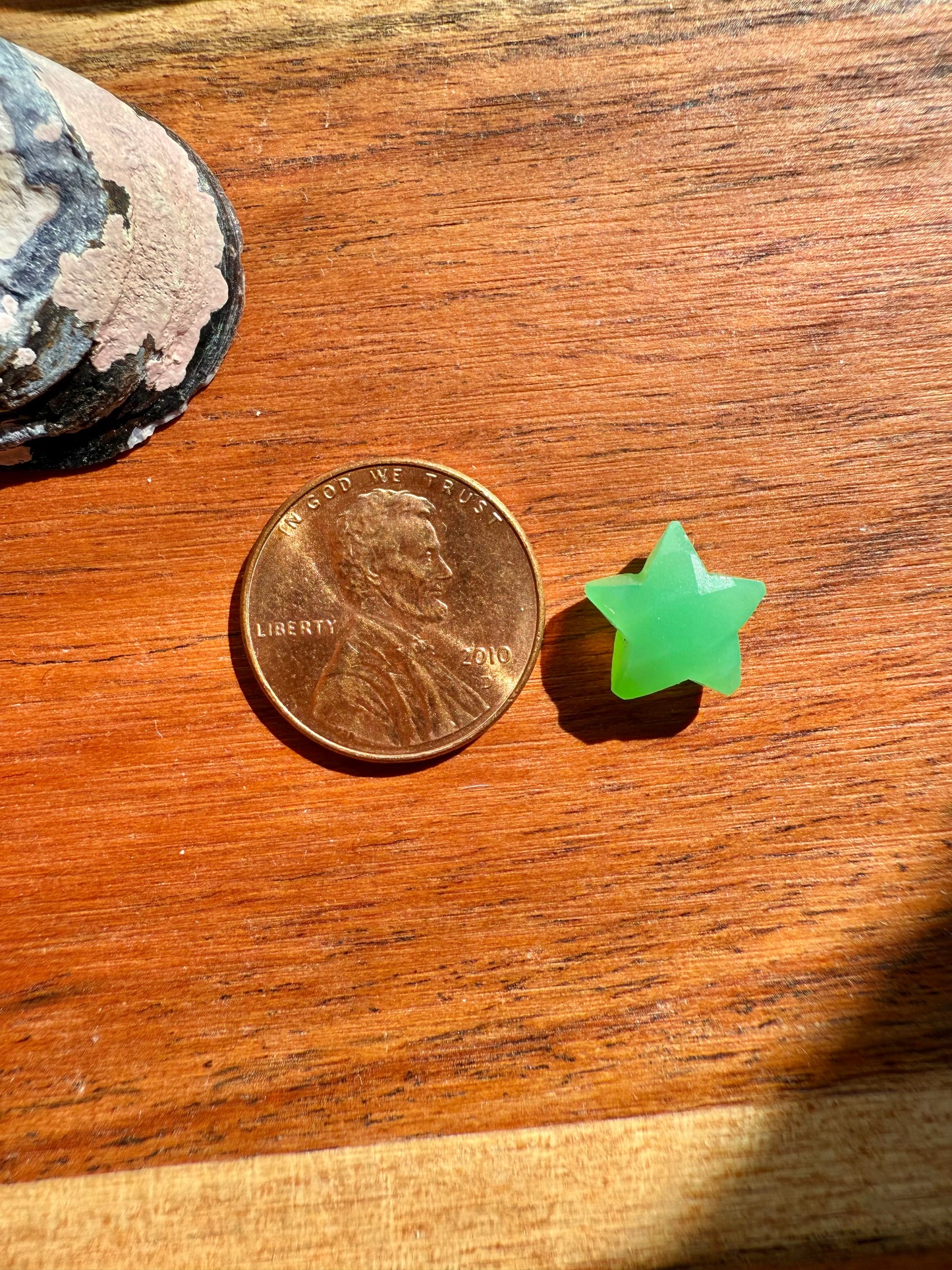 MINI CHRYSOPRASE FACETED STAR CARVING [QTY. 1]