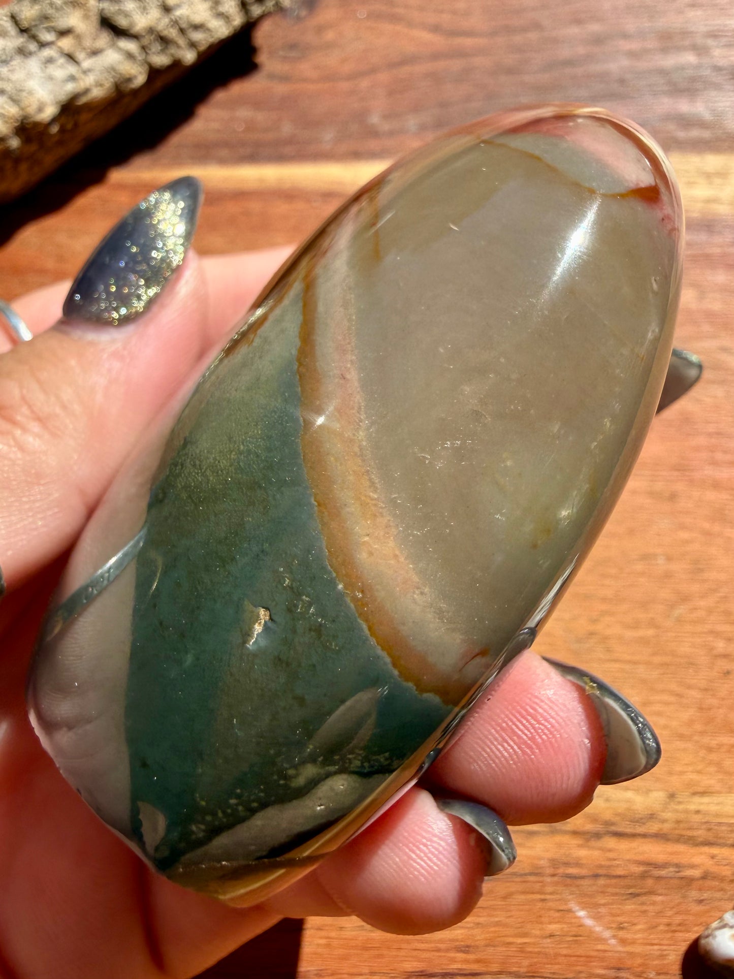 SELF-STANDING POLYCHROME JASPER FREEFORM