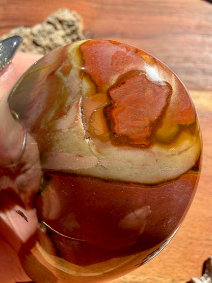SELF-STANDING POLYCHROME JASPER FREEFORM