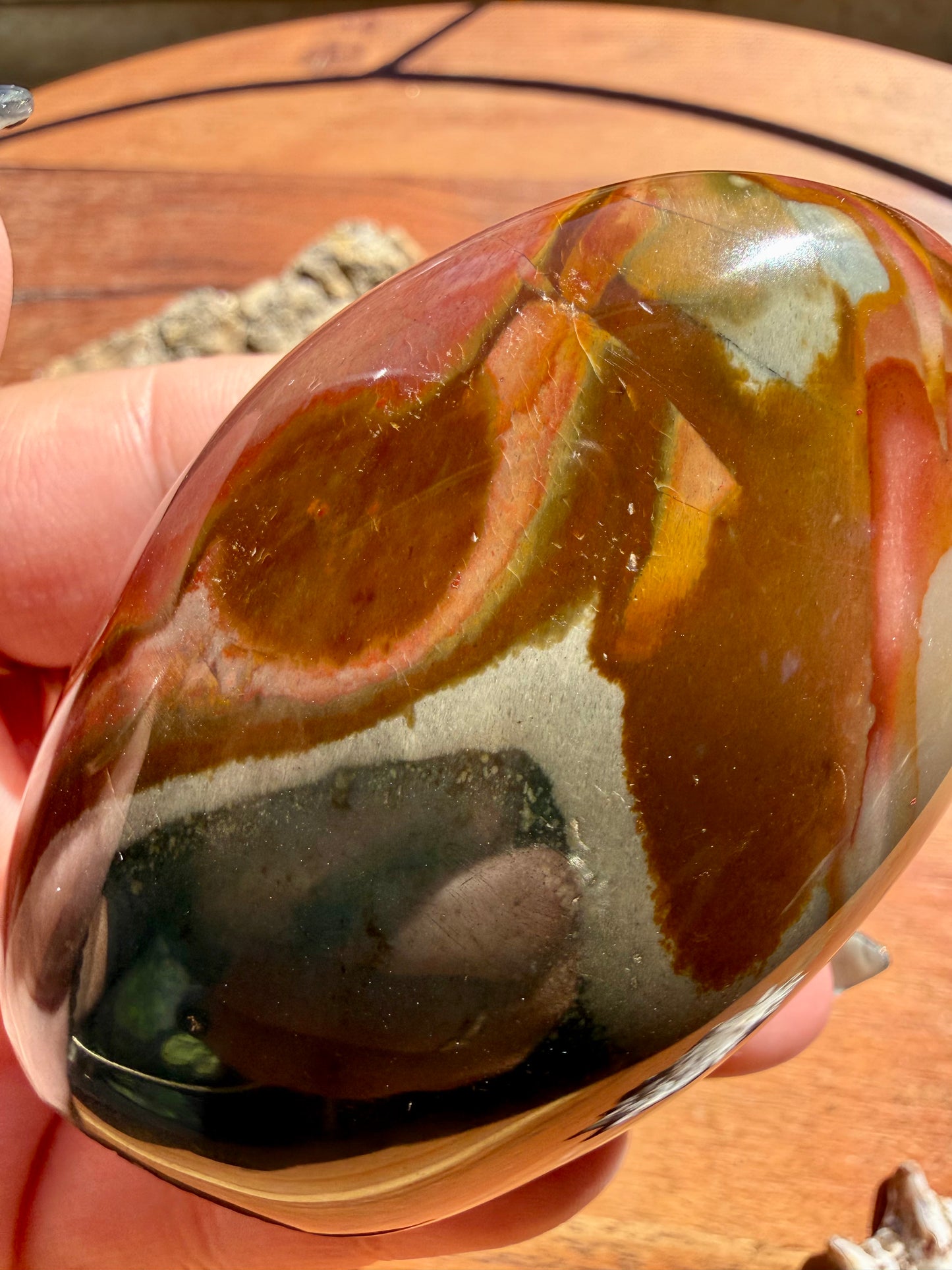 SELF-STANDING POLYCHROME JASPER FREEFORM