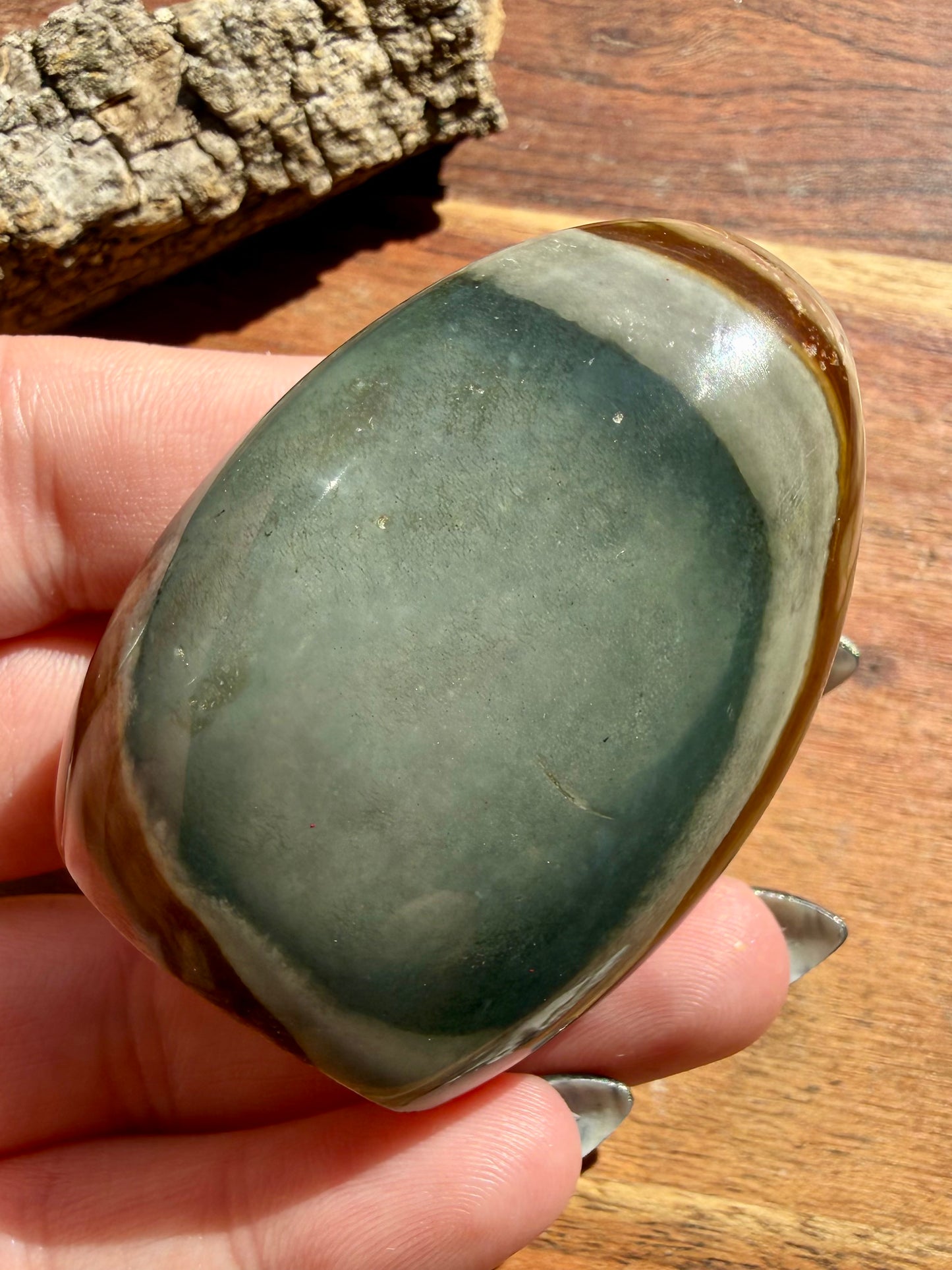SELF-STANDING POLYCHROME JASPER FREEFORM