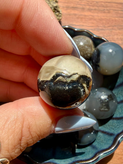 MINI VOLCANO AGATE SPHERE [QTY. 1]