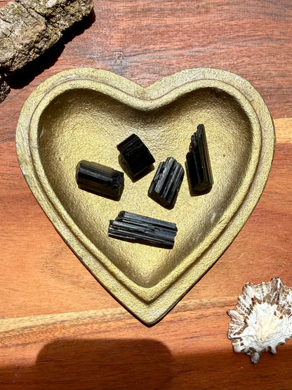 RAW BLACK TOURMALINE [SMALL]